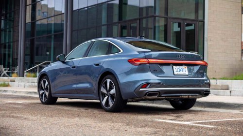 The Japanese luxury sedan more sporty than a BMW 5 Series