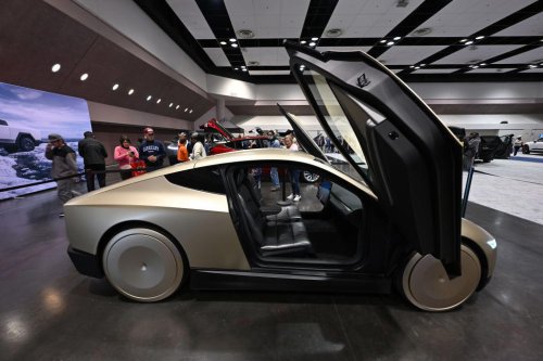 Bombazo de Elon Musk: un Tesla Cybercab sin volante ni pedales verá la luz "en unos pocos meses"