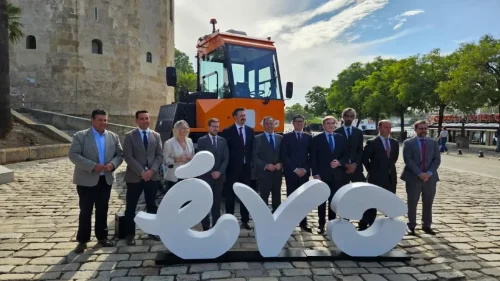 España se ha adelantado con este tractor de terminal propulsado por hidrógeno. Es el primero y abrirá el camino a vehículos medios y autobuses