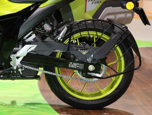 スズキ「ジクサーSF250 FFV」は植物由来の燃料も使用可能！ スポーティなのにサステナブルな新世代のバイク【ジャパンモビリティショー2025】