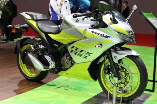スズキ「ジクサーSF250 FFV」は植物由来の燃料も使用可能！ スポーティなのにサステナブルな新世代のバイク【ジャパンモビリティショー2025】