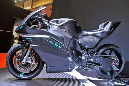 ヤマハの黒い三連星? 電動バイク3車種の詳細を実物で確認