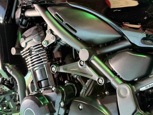 魅惑のビキニカウル！ カワサキ新型「Z900RSカフェ」をあらゆる角度から撮影〈バイク百景／ジャパンモビリティショー2025〉