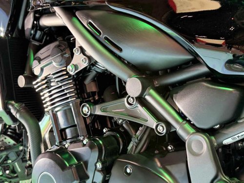 魅惑のビキニカウル！ カワサキ新型「Z900RSカフェ」をあらゆる角度から撮影〈バイク百景／ジャパンモビリティショー2025〉