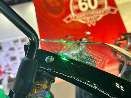 魅惑のビキニカウル！ カワサキ新型「Z900RSカフェ」をあらゆる角度から撮影〈バイク百景／ジャパンモビリティショー2025〉