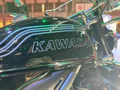 魅惑のビキニカウル！ カワサキ新型「Z900RSカフェ」をあらゆる角度から撮影〈バイク百景／ジャパンモビリティショー2025〉