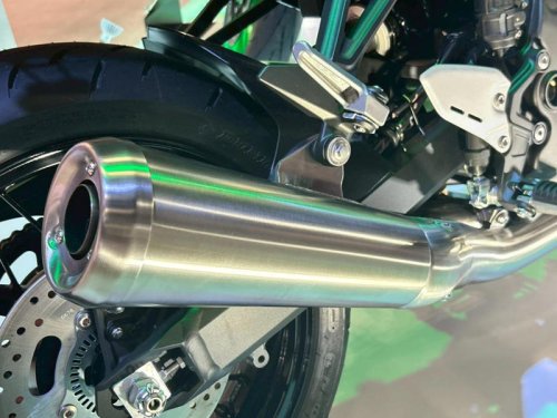 魅惑のビキニカウル！ カワサキ新型「Z900RSカフェ」をあらゆる角度から撮影〈バイク百景／ジャパンモビリティショー2025〉