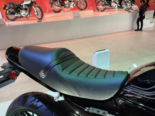 魅惑のビキニカウル！ カワサキ新型「Z900RSカフェ」をあらゆる角度から撮影〈バイク百景／ジャパンモビリティショー2025〉