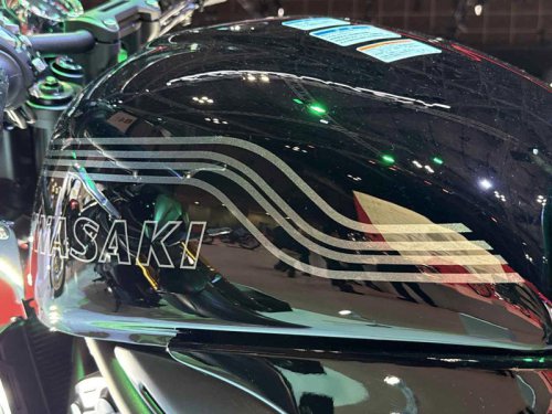 魅惑のビキニカウル！ カワサキ新型「Z900RSカフェ」をあらゆる角度から撮影〈バイク百景／ジャパンモビリティショー2025〉