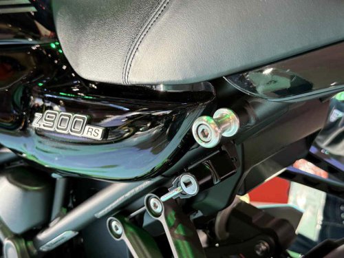 魅惑のビキニカウル！ カワサキ新型「Z900RSカフェ」をあらゆる角度から撮影〈バイク百景／ジャパンモビリティショー2025〉