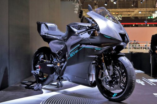 ヤマハの黒い三連星? 電動バイク3車種の詳細を実物で確認