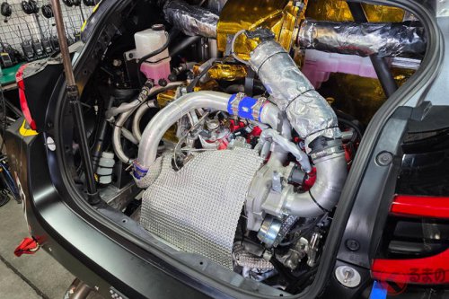 新開発2.0Lターボをリアに搭載！ トヨタ「ミドシップ4WDヤリス」デビュー！ 「よちよち歩き」の第一歩、課題山積でも「面白い」