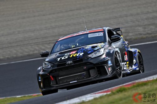 新開発2.0Lターボをリアに搭載！ トヨタ「ミドシップ4WDヤリス」デビュー！ 「よちよち歩き」の第一歩、課題山積でも「面白い」