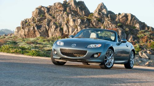 The Nissan 370Z is Japan's last naturally aspirated V6 sports car