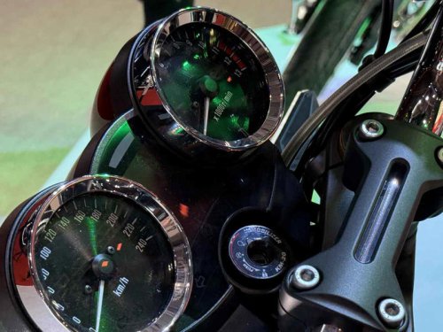 魅惑のビキニカウル！ カワサキ新型「Z900RSカフェ」をあらゆる角度から撮影〈バイク百景／ジャパンモビリティショー2025〉