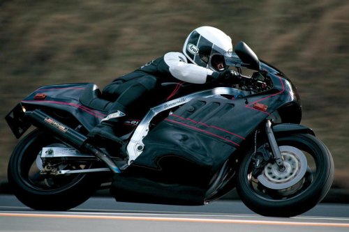 究極のコンプリートマシン・ヨシムラ「トルネード1200ボンネビル」（1987-88年）を解説｜GSX-R1100をベースとした世界最速のストリートバイクが誕生