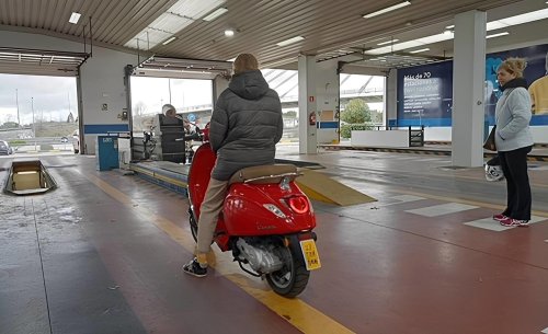 El aviso de la DGT para los dueños de ciclomotores: la inspección que no puedes ignorar este año