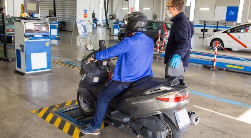 El aviso de la DGT para los dueños de ciclomotores: la inspección que no puedes ignorar este año