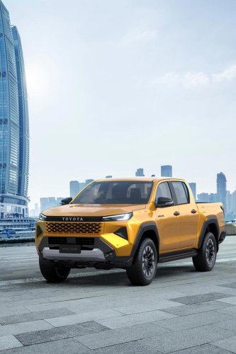 トヨタが新型「ハイラックス」を世界初公開 ディーゼルのほかBEVやFCEVを設定