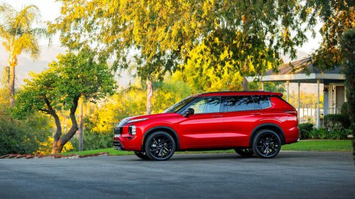 Nissan SUV interior comparison: Space, comfort, and features across models