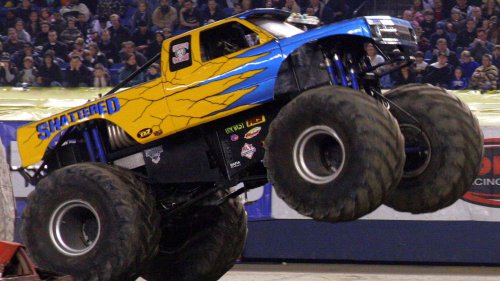 20 Reasons Why People Love Watching Monster Trucks