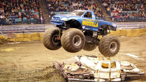 20 Reasons Why People Love Watching Monster Trucks