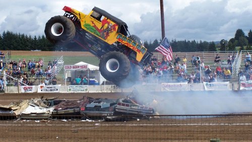 20 Reasons Why People Love Watching Monster Trucks