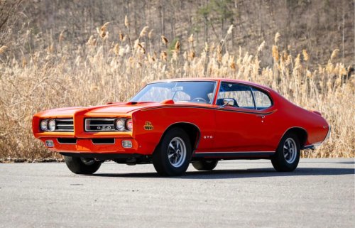 25 Classic Cars That Are a Dad’s Dream Come True
