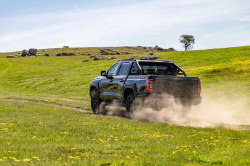 2.4Lディーゼル×新4WDで“本気の相棒”に進化！日産、新型ピックアップトラック「ナバラ」が豪州デビュー