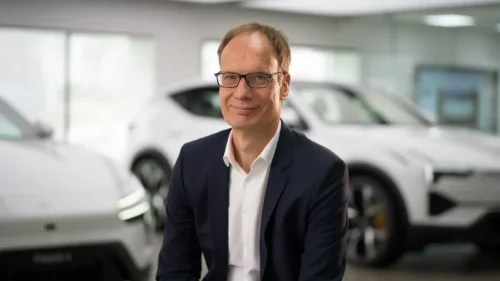 ¿Levantar la prohibición a los coches de combustión? El CEO de Polestar no creee que sea justo