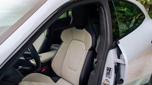 BMW M5 Touring vs Porsche Taycan GTS Sport Turismo Comparison