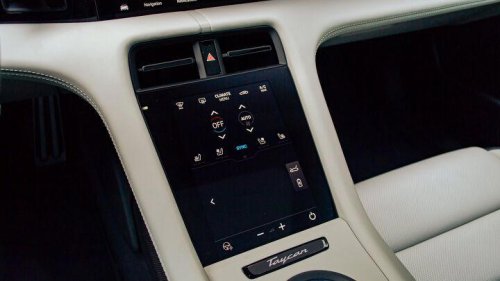 BMW M5 Touring vs Porsche Taycan GTS Sport Turismo Comparison