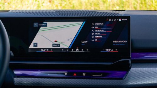 BMW M5 Touring vs Porsche Taycan GTS Sport Turismo Comparison