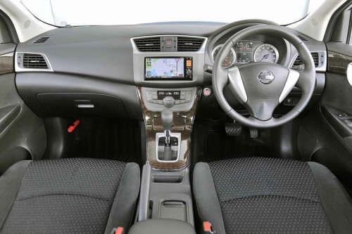 【10年ひと昔の新車】フルモデルチェンジした日産 シルフィは排気量はダウンしたが、ゆとりと満足感はアップした