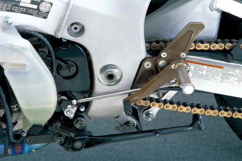 ヨシムラ「HAYABUSA X-1」解説｜Xフォーミュラレーサーの技術を反映！“ストリート最速”たる所以とは？