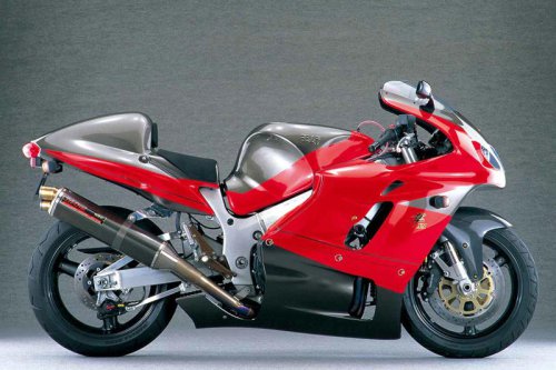 ヨシムラ「HAYABUSA X-1」解説｜Xフォーミュラレーサーの技術を反映！“ストリート最速”たる所以とは？