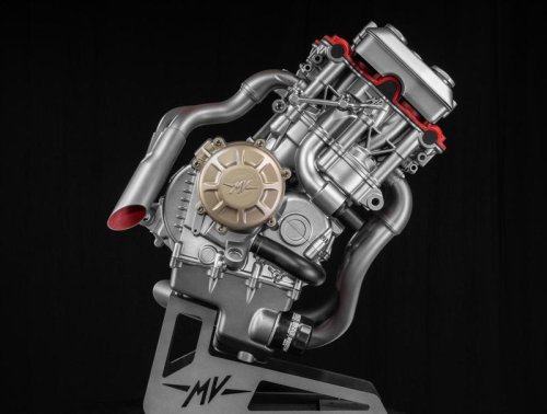 【最新速報！】MVアグスタ5気筒エンジンは“スクエア5”！ 850〜1150ccで240HP超を狙う新世代パワーユニットの全貌に迫る！【2026速報】