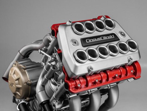 【最新速報！】MVアグスタ5気筒エンジンは“スクエア5”！ 850〜1150ccで240HP超を狙う新世代パワーユニットの全貌に迫る！【2026速報】