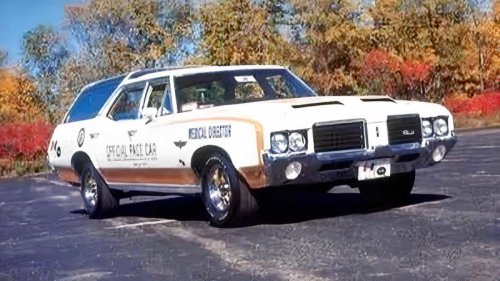 The Oldsmobile Vista Cruiser 455 is a sleeper wagon