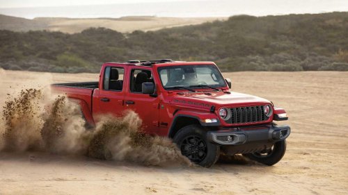 The Jeep Gladiator is getting its manual transmission back