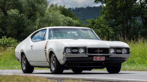 6 small-block cars that outperformed the big boys