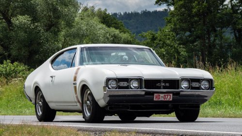 6 small-block cars that outperformed the big boys