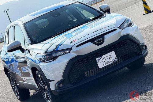 トヨタが凄い「カローラクロス」公開！ 水素エンジンの仕上がりは？ “ガソリン車と変わらない”走りの裏にある「仲間たち」の奮闘とは