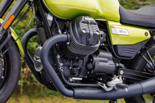 伝統を守り続ける孤高の存在「モト・グッツィV7シリーズ」最新モデルを試乗レビュー！