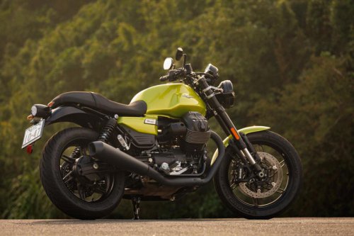 伝統を守り続ける孤高の存在「モト・グッツィV7シリーズ」最新モデルを試乗レビュー！