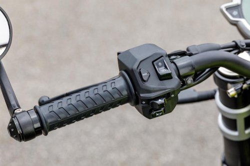 伝統を守り続ける孤高の存在「モト・グッツィV7シリーズ」最新モデルを試乗レビュー！