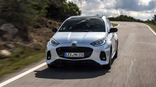 Híbridos: estos con los 10 coches que menos consumen y se venden en España