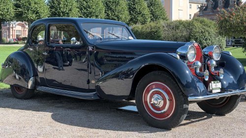 Licensing rules for driving antique cars on the road