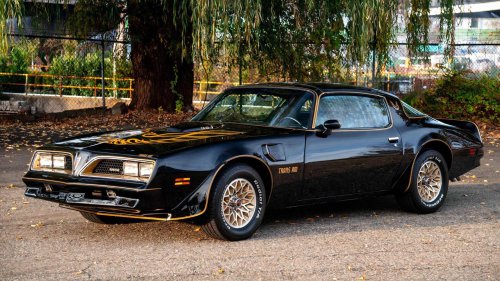 The muscle car that didn’t get the memo about downsizing