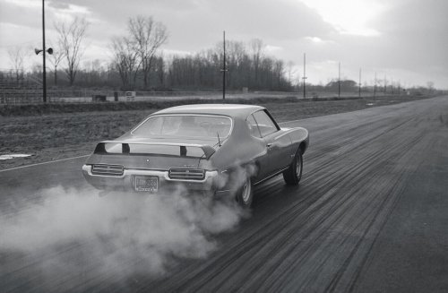 Muscle Cars, Tire-Smoking Pics of '70s Muscle Cars in Their Heyday